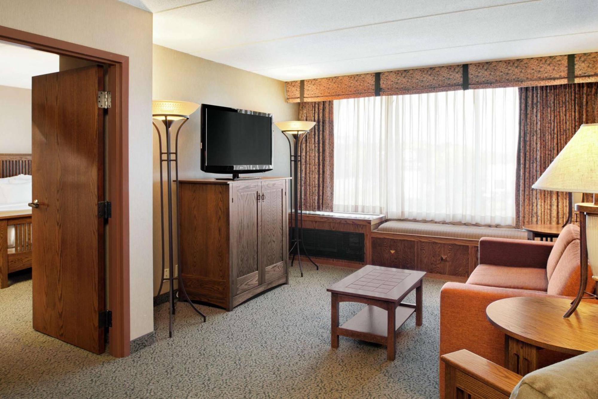 Doubletree By Hilton Libertyville-Mundelein Dış mekan fotoğraf